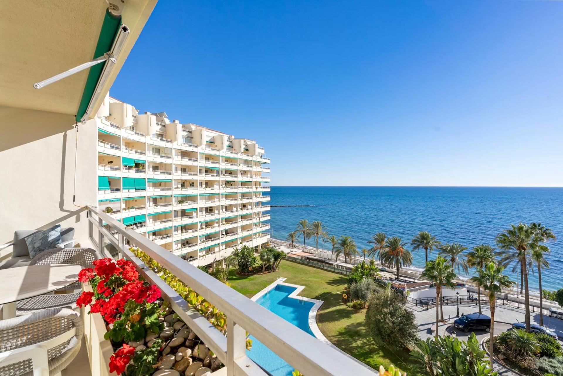 Beach Front Apartment With Pool Marbella Ngoại thất bức ảnh