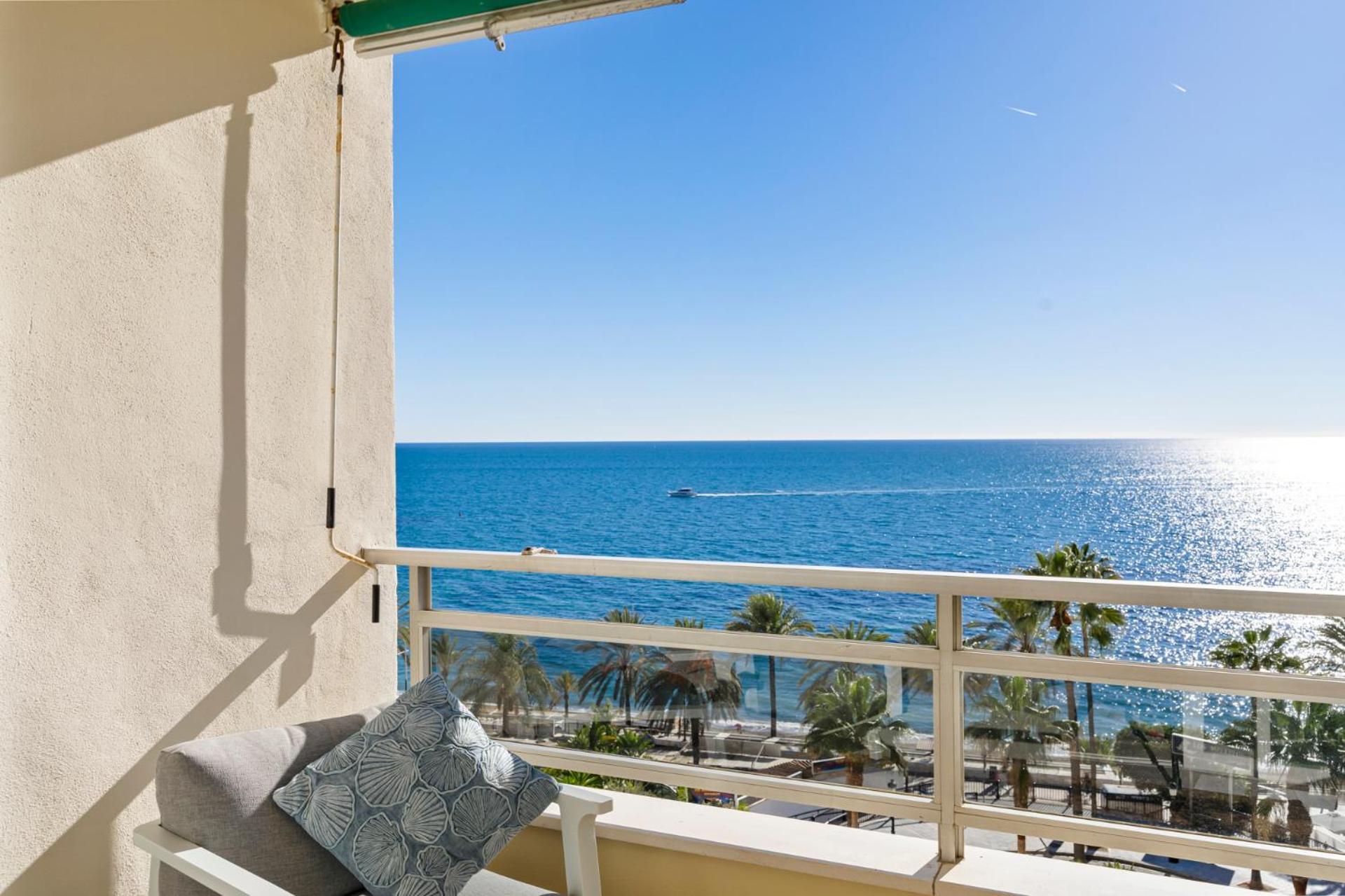 Beach Front Apartment With Pool Marbella Ngoại thất bức ảnh