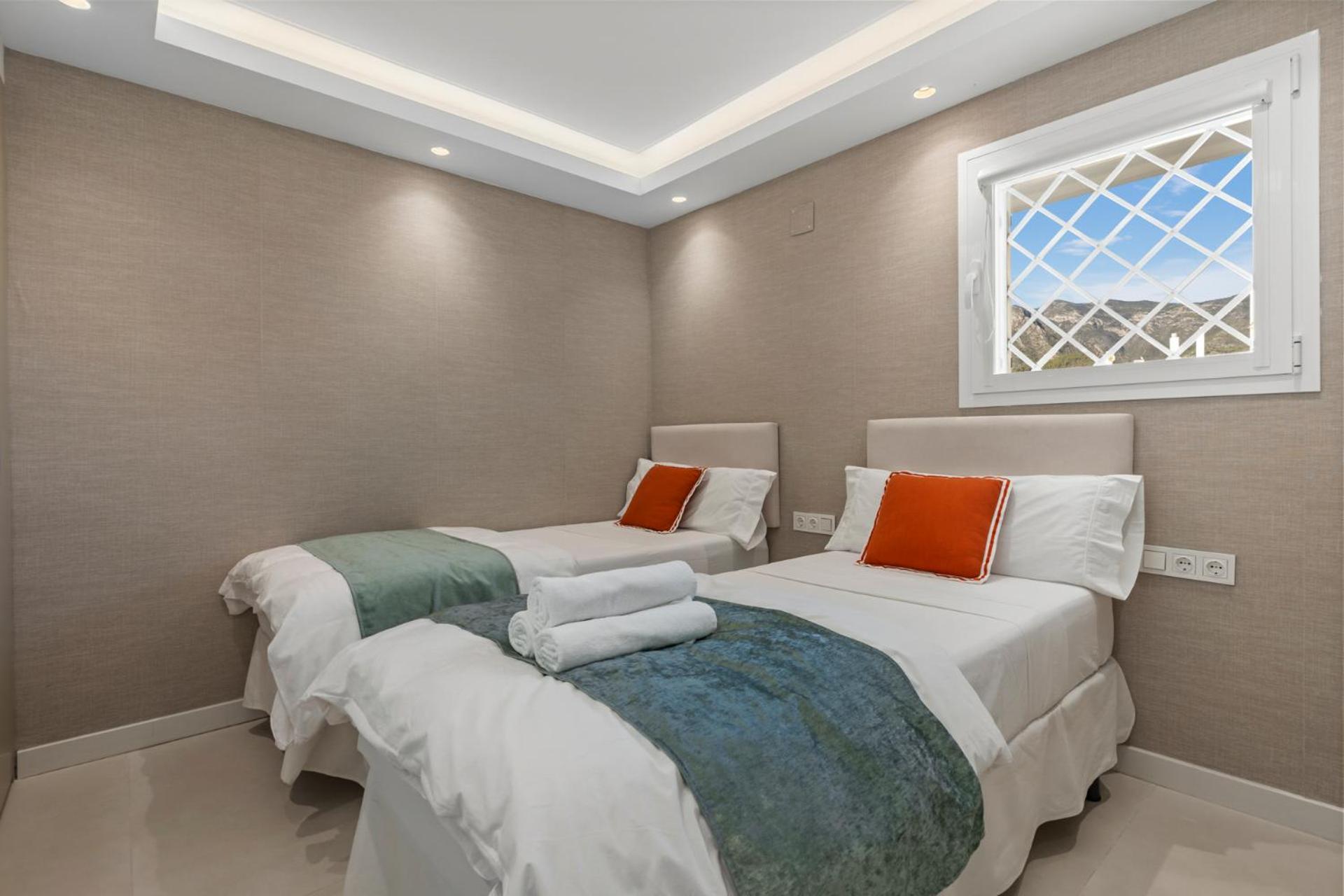 Beach Front Apartment With Pool Marbella Ngoại thất bức ảnh